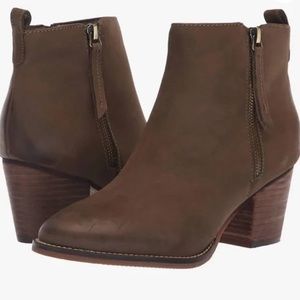 Blondo Vegas Waterproof Boots